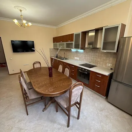 посуточно и почасово 2 комнатная новострой комфорт * أوديسا