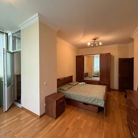 посуточно и почасово 2 комнатная новострой комфорт * أوديسا