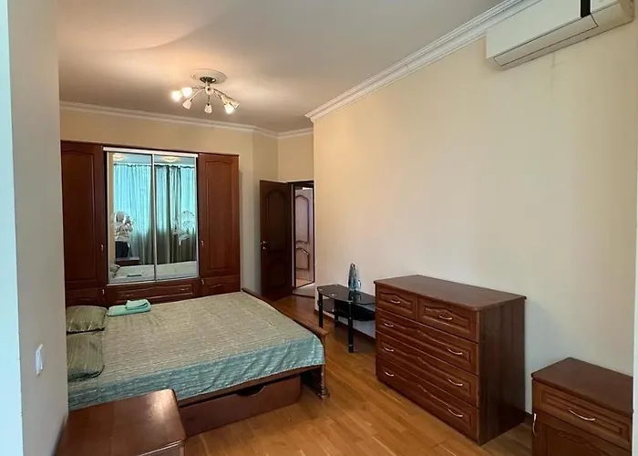 посуточно и почасово 2 комнатная новострой комфорт Apartment